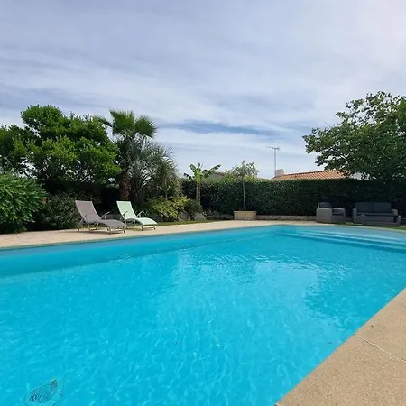 Casa de Férias Maison Piscine Chauffee Joli Jardin Paysage *